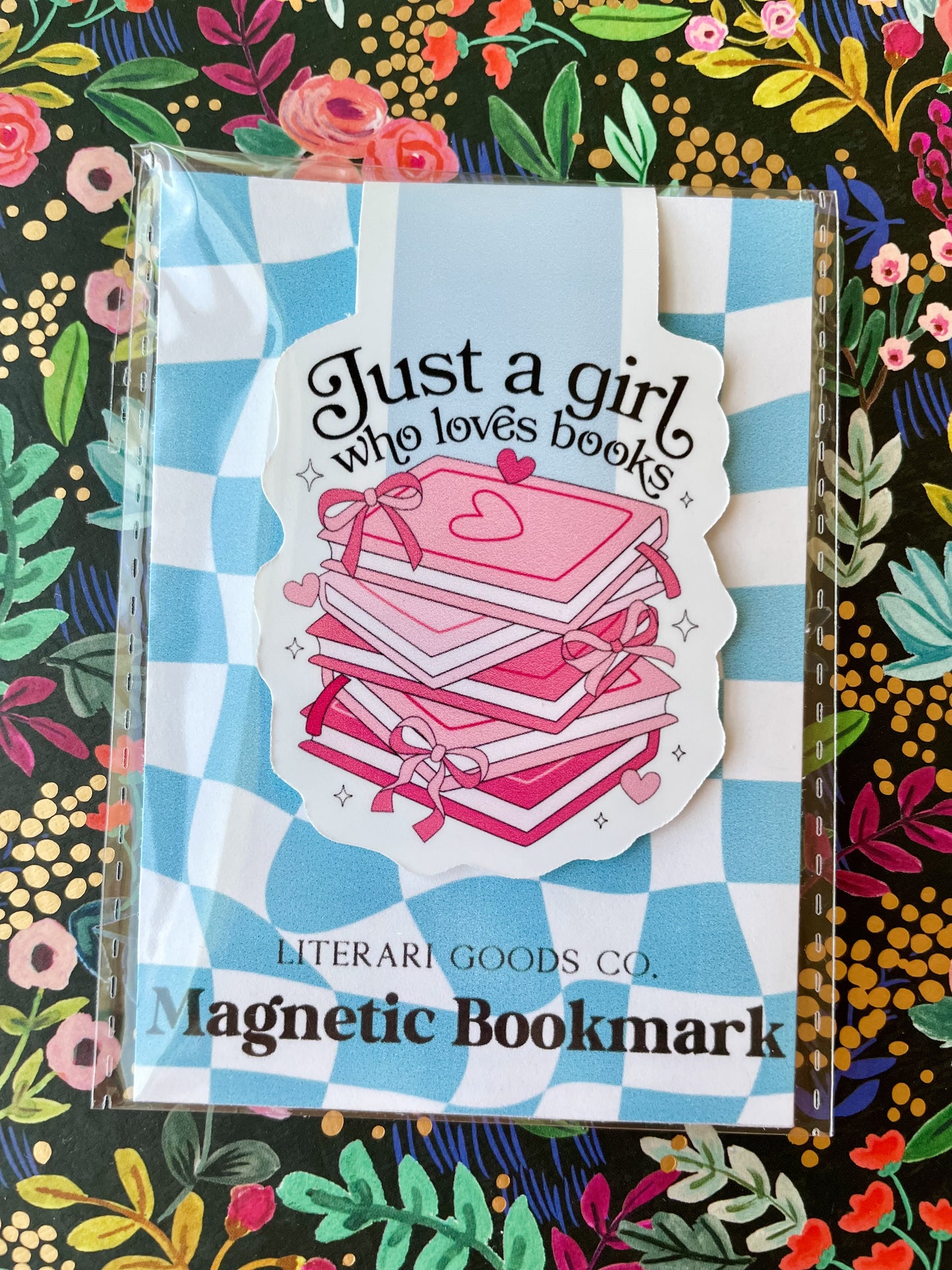 Magnetic Bookmark - Just a Girl Who Loves Books