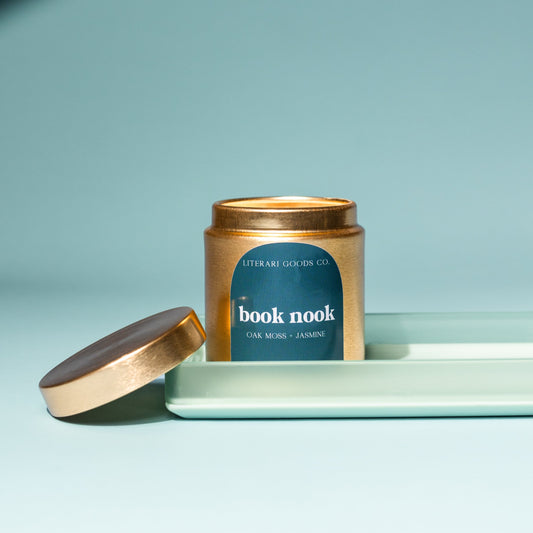 Bookish Holiday Wooden Wick 9 oz. Candle ☻ Book Nook