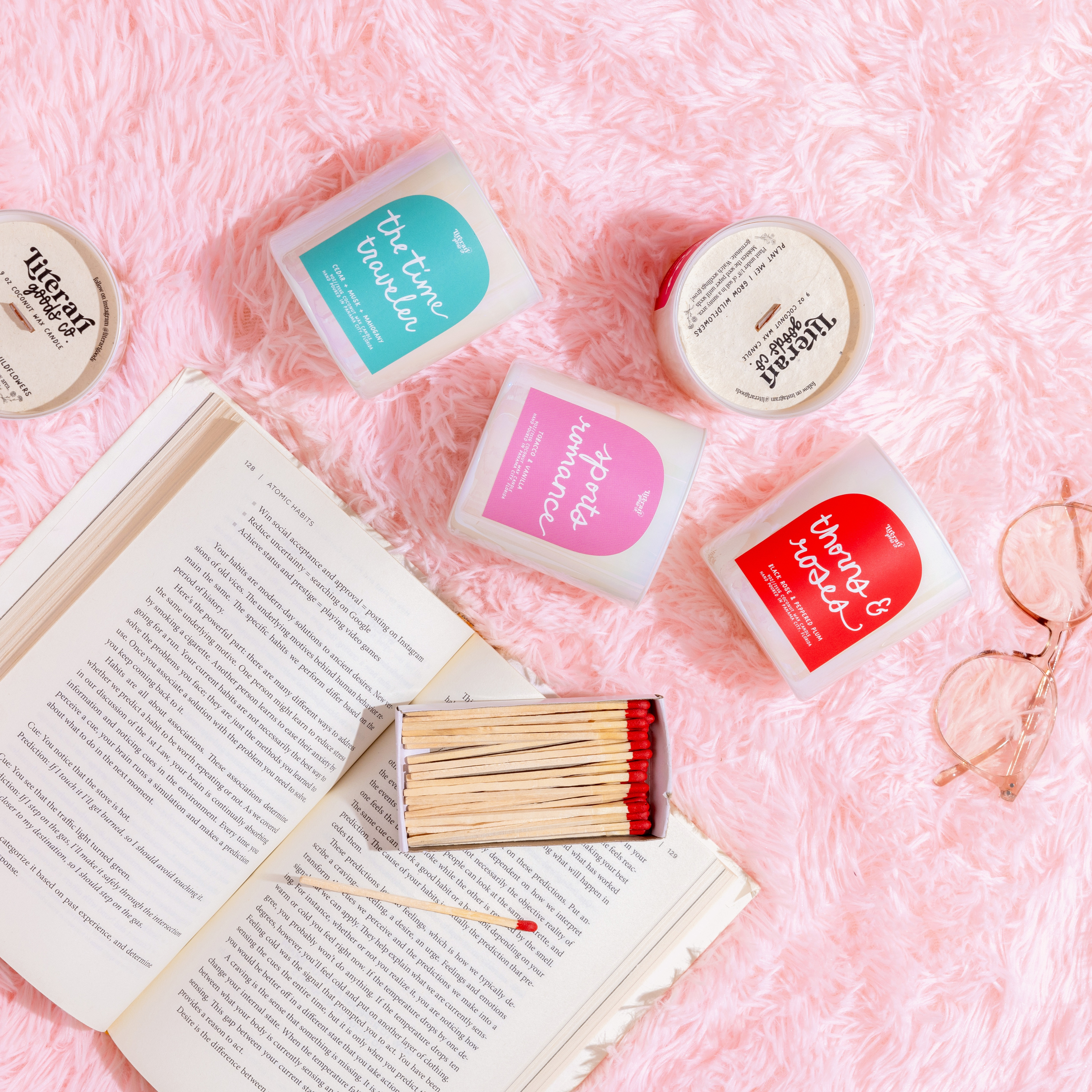 Bookish Candle - Thorns and Roses